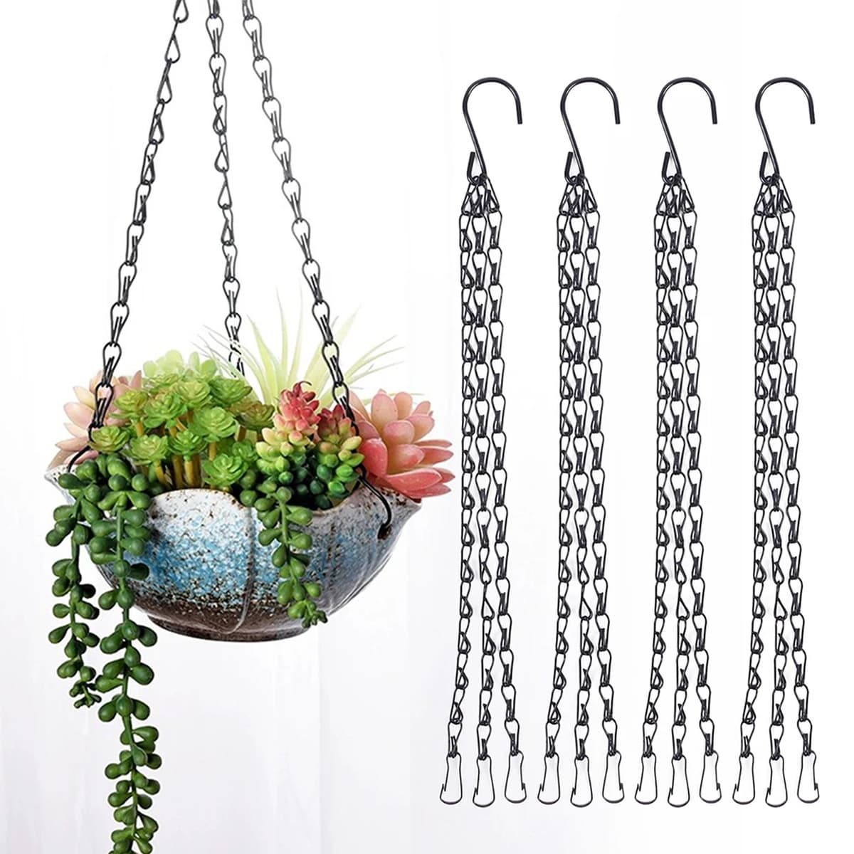 Chaînes de suspension métalliques à crochets présentées sur fond clair
